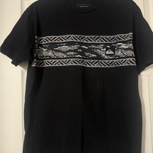 Quiksilver Black and Gray Short Sleeve Tee with Geometric Pattern